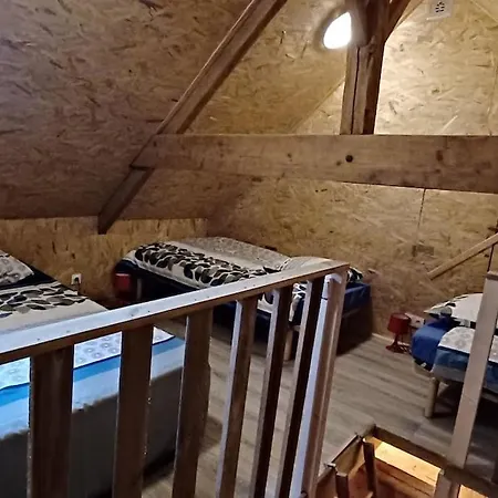 아파트 4 A 6 Places *