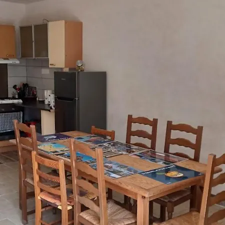 Apartment 4 A 6 Places *
